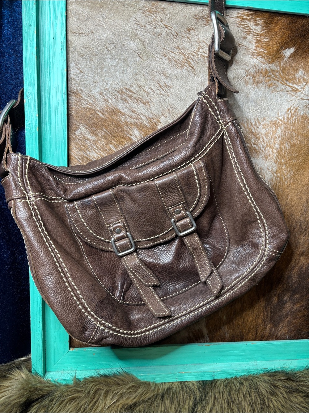 Fossil Dark Brown Leather Shoulder Bag with Contrast Stitching